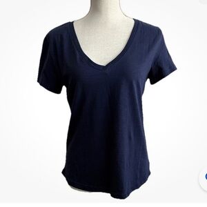 Southern tide vneck T-shirt size med